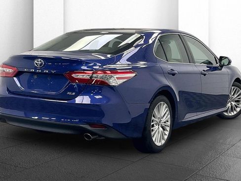 Used 2018 Toyota Camry XLE FWD image 12