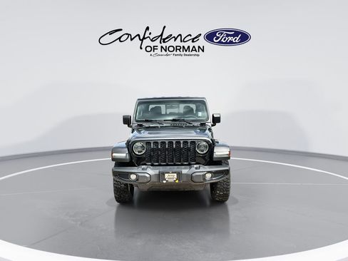 Used 2023 Jeep Gladiator Willys image 2