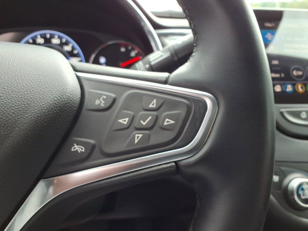 Used 2024 Chevrolet Malibu LT FWD image 17