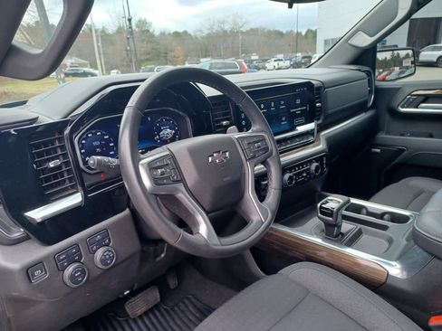 Used 2024 Chevrolet Silverado 1500 RST w/ Convenience Package II AWD/4WD image 8