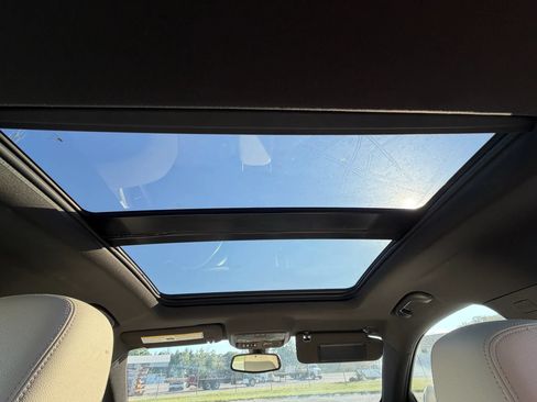 Used 2018 Chevrolet Impala LT w/ Sunroof and Spoiler Package FWD image 23