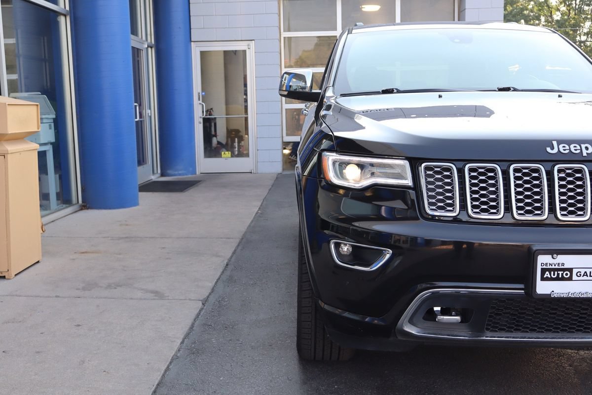Used 2019 Jeep Grand Cherokee Overland AWD/4WD image 29