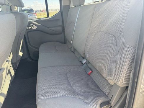 Used 2019 Nissan Frontier SV image 23