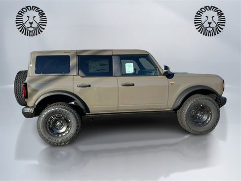 New 2025 Ford Bronco Badlands image 4