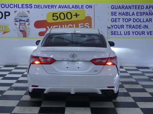 Used 2019 Toyota Camry SE FWD image 4