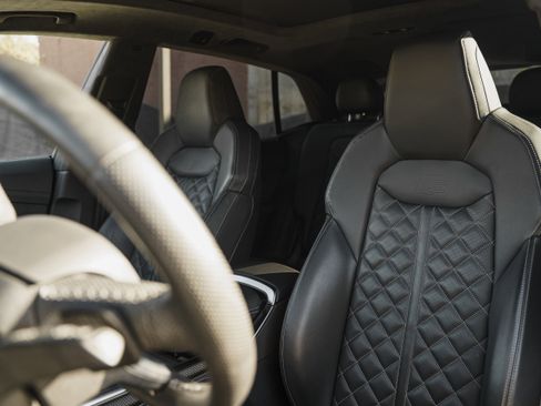 Used 2023 Audi SQ8 Prestige image 21