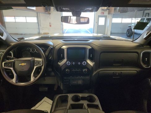 Used 2020 Chevrolet Silverado 2500 LT w/ Z71 Off-Road Package image 11