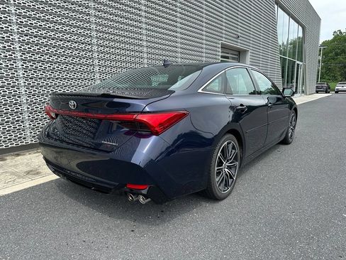 Used 2022 Toyota Avalon Touring FWD image 3