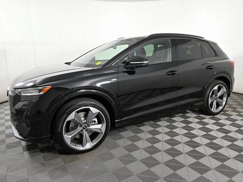 New 2025 Audi Q4 e-tron Prestige image 27