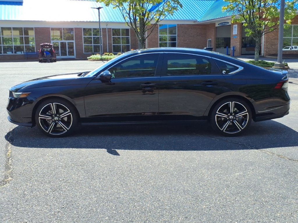 Used 2025 Honda Accord Sport image 6