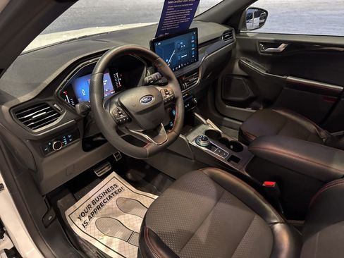 Certified 2023 Ford Escape ST-Line w/ Tech Pack #1 image 24