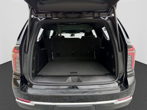 Used 2025 Chevrolet Suburban LT image 38