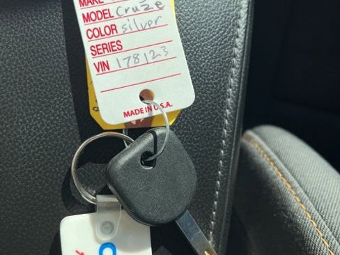 Used 2018 Chevrolet Cruze LS image 44