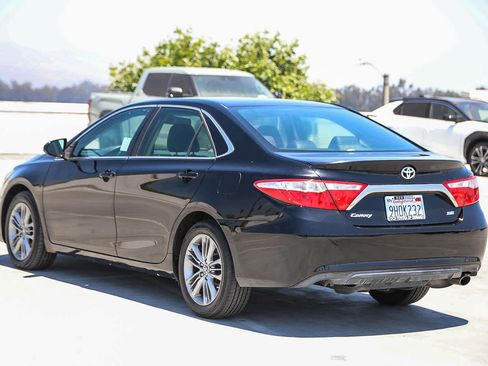 Used 2017 Toyota Camry SE FWD image 7