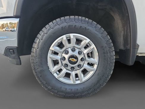 Used 2024 Chevrolet Silverado 2500 LT image 14