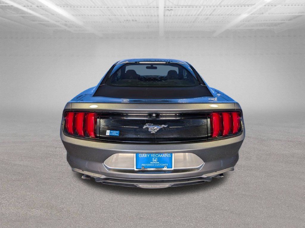 Used 2018 Ford Mustang Coupe RWD image 6
