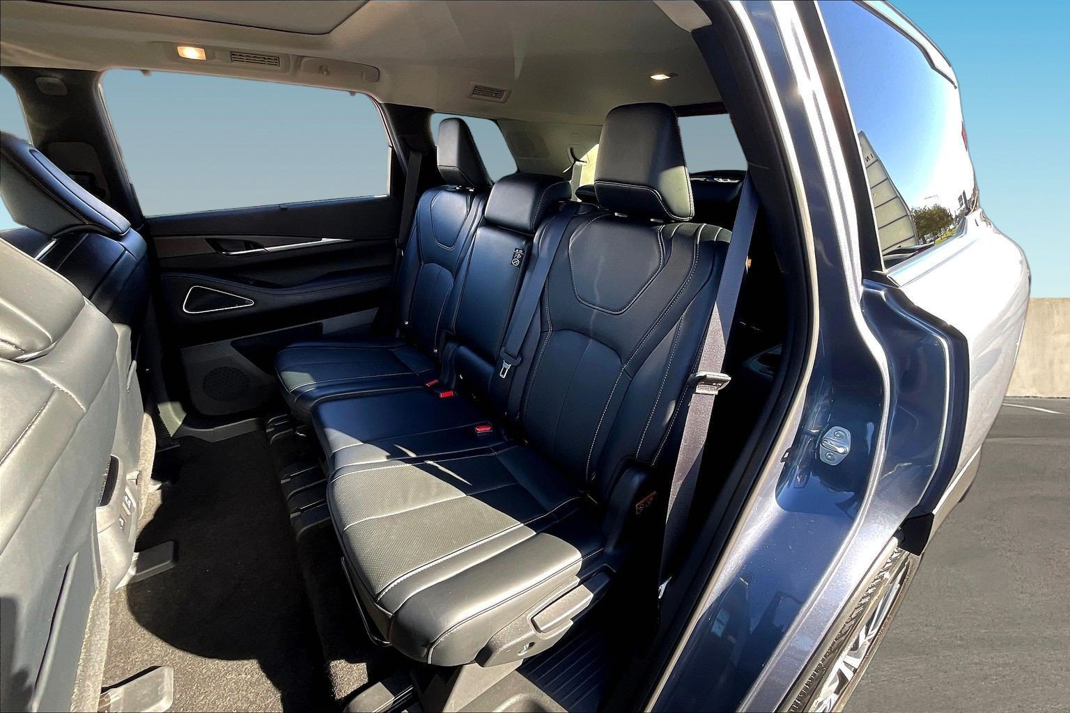 Certified 2023 INFINITI QX60 Sensory w/ Cargo Package AWD/4WD image 21