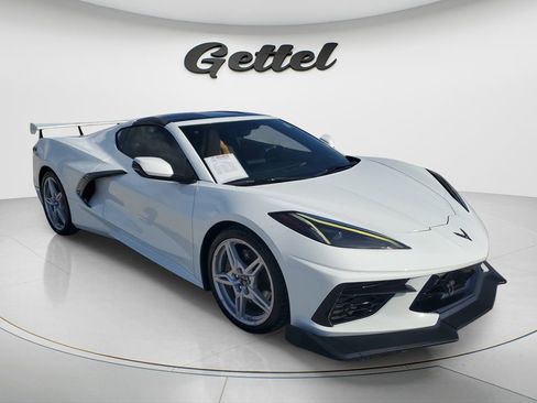 Used 2022 Chevrolet Corvette Stingray w/ Z51 Performance Package image 2