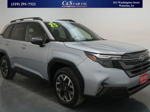 Used 2025 Subaru Forester Premium w/ Convenience Package #1 image 1