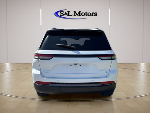 New 2026 Jeep Grand Cherokee Limited AWD/4WD image 8