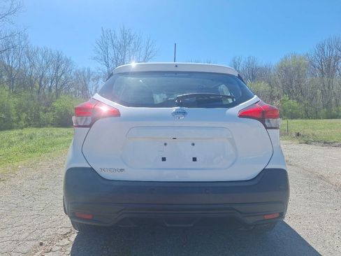 Used 2020 Nissan Kicks S image 24