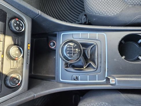 Used 2013 Volkswagen Passat 2.5 S image 14