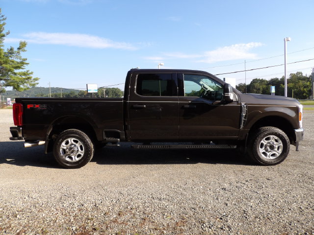 Used 2025 Ford F250 XLT w/ FX4 Off-Road Package AWD/4WD image 6