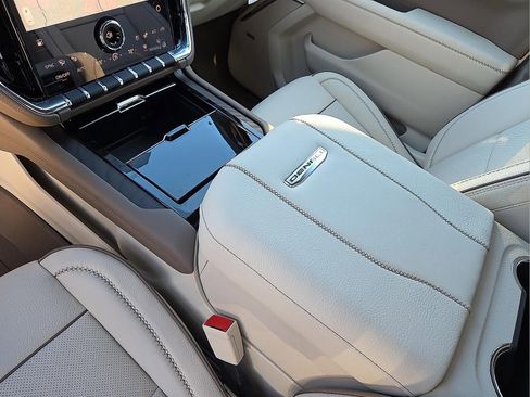 New 2026 GMC Yukon XL Denali w/ Sun & Power Step Package AWD/4WD image 25