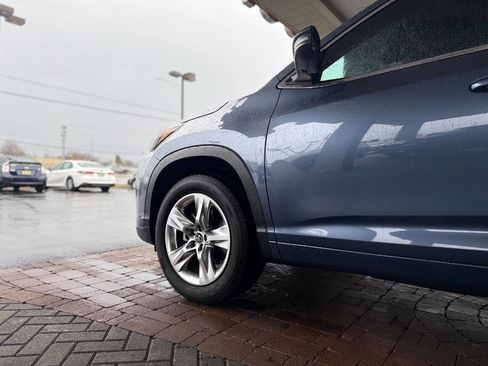 Used 2017 Toyota Highlander Limited image 9