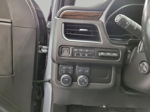 Used 2024 Chevrolet Suburban Premier image 10