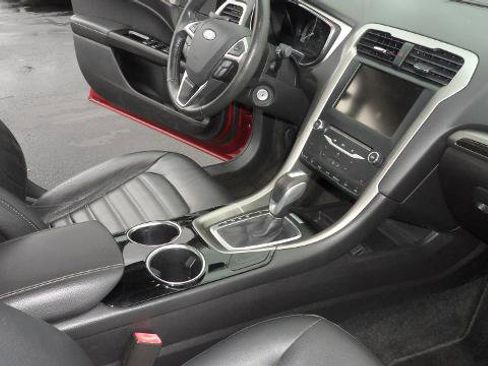 Used 2013 Ford Fusion SE image 20