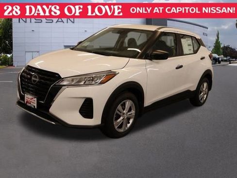 New 2025 Nissan Kicks Play S image 5