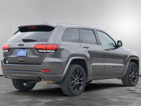 Used 2019 Jeep Grand Cherokee Altitude AWD/4WD image 5