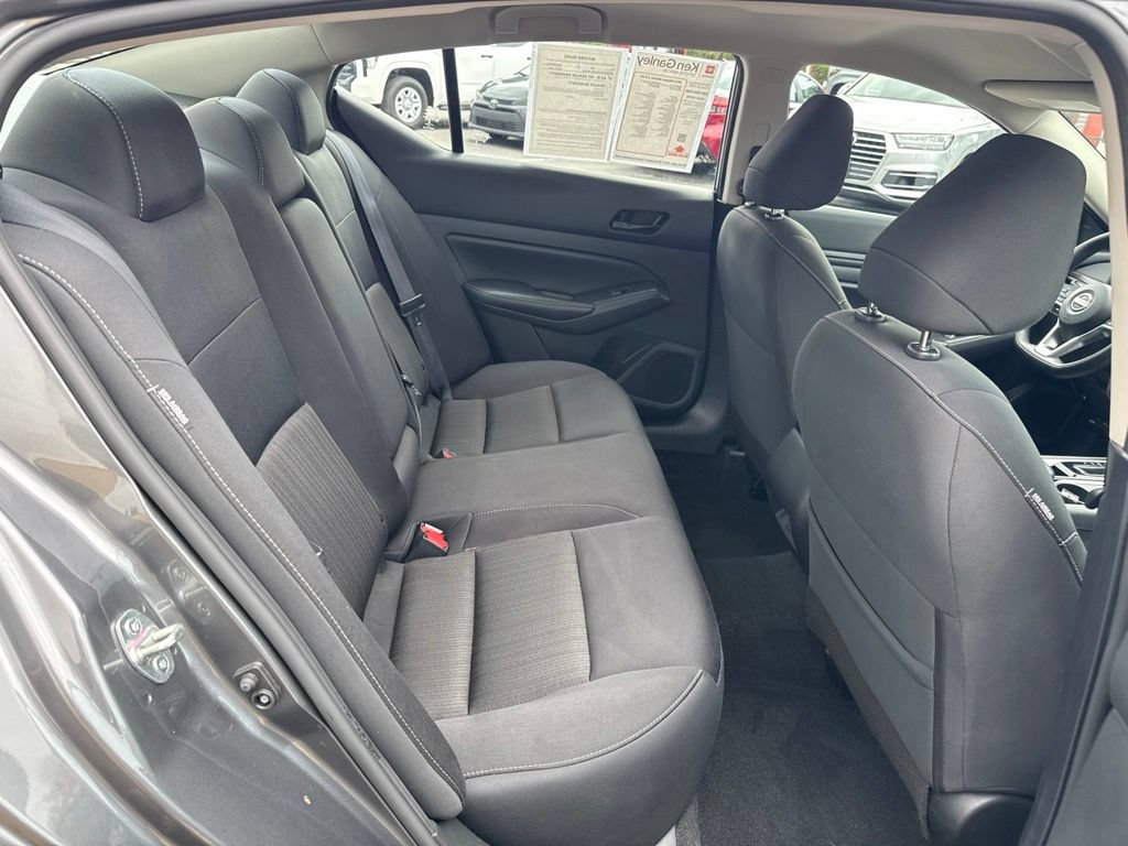 Used 2024 Nissan Altima 2.5 SV FWD image 28