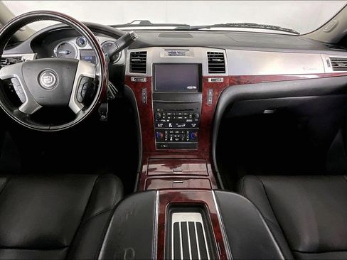Used 2013 Cadillac Escalade Luxury image 21