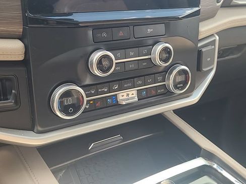 Used 2024 Ford Expedition Max Limited RWD image 21