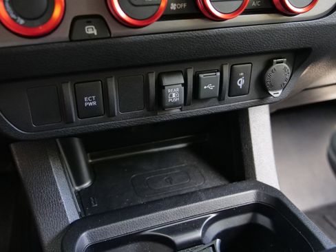 Used 2023 Toyota Tacoma TRD Sport AWD/4WD image 15