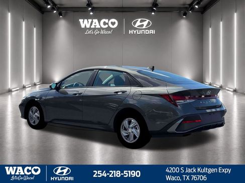 Used 2026 Hyundai Elantra SE FWD image 6