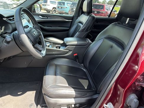 Used 2024 Jeep Grand Cherokee Limited 4xe AWD/4WD image 17