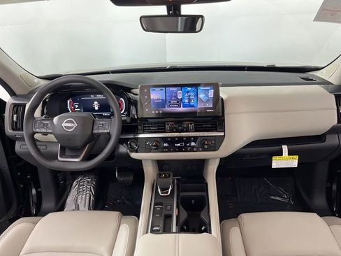 New 2026 Nissan Pathfinder SL image 39