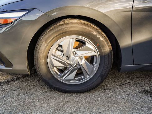 New 2026 Hyundai Elantra SE image 6