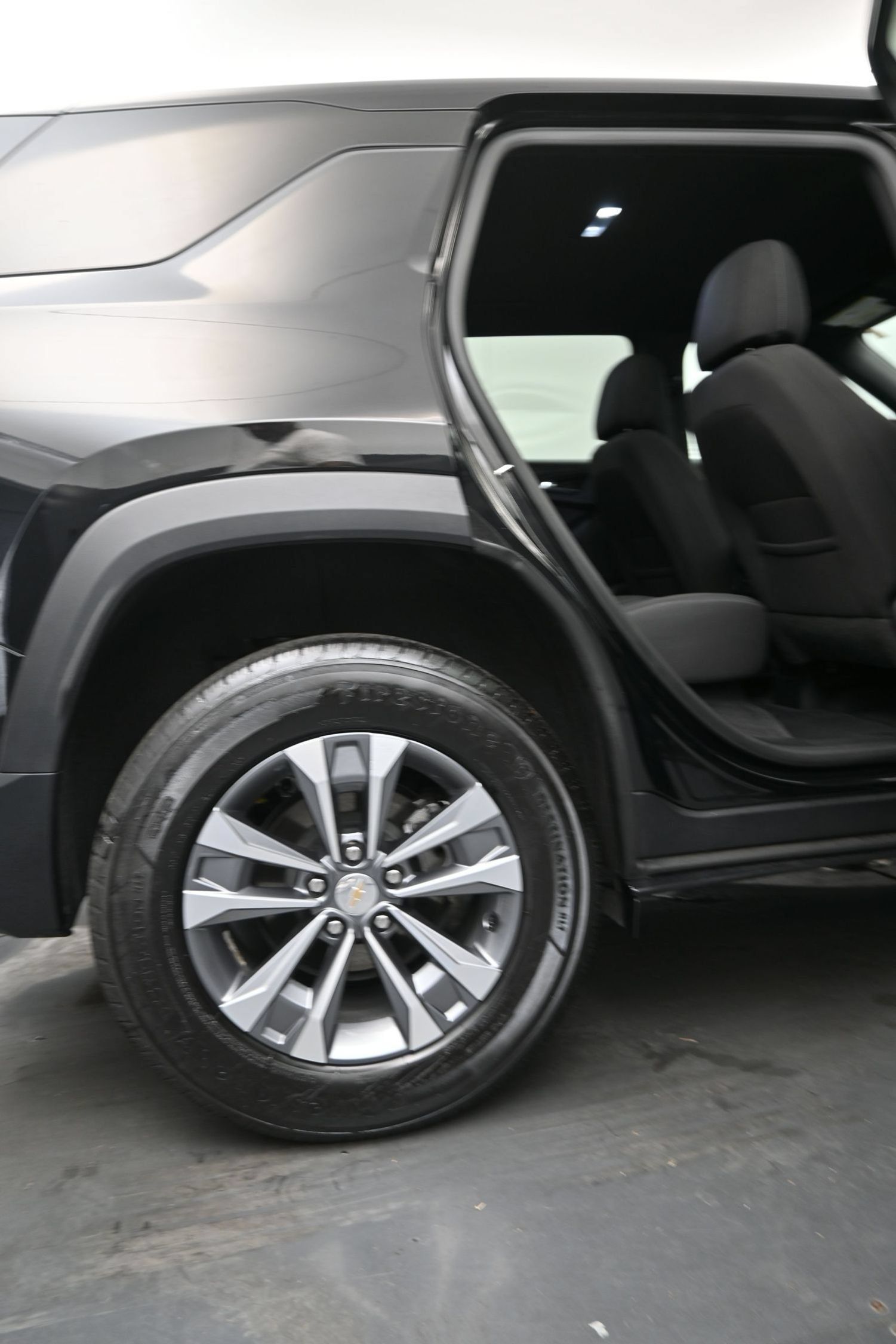 Used 2026 Chevrolet Equinox LT FWD image 14