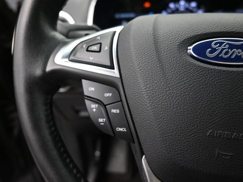 Used 2017 Ford Edge Titanium w/ Equipment Group 301A FWD image 6