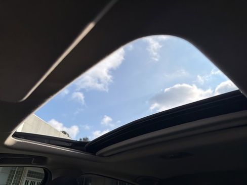 Used 2018 Honda HR-V EX image 32