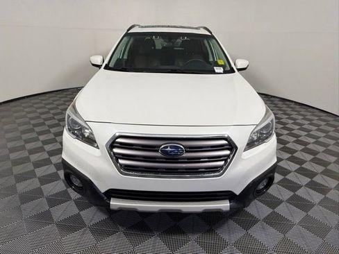 Used 2017 Subaru Outback 2.5i Touring AWD/4WD image 9