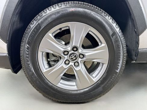 Certified 2022 Toyota RAV4 XLE AWD/4WD image 9