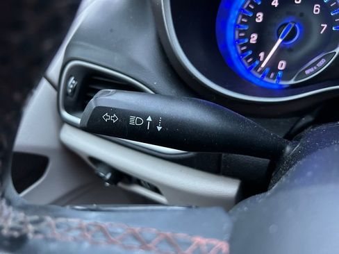 Used 2018 Chrysler Pacifica Touring-L image 23