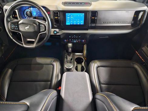 Used 2023 Ford Bronco Badlands w/ Sasquatch Package image 16