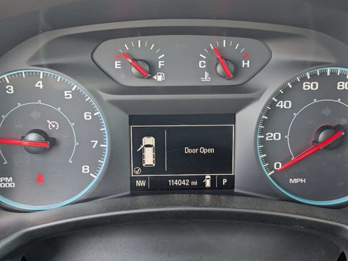 Used 2021 Chevrolet Equinox LS AWD/4WD image 22