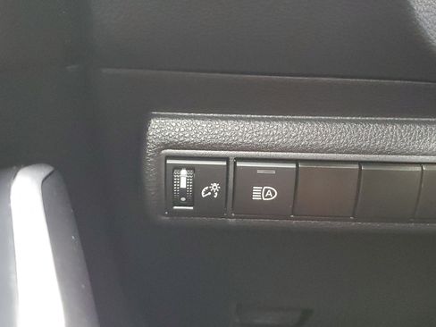 Used 2025 Toyota Corolla SE FWD image 21